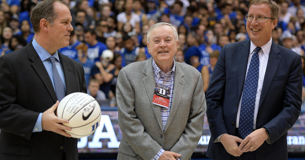 Mike Patrick, Voice of Sunday Night N.F.L. Games on ESPN, Dies at 80