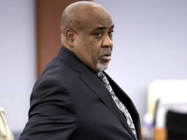 duane davis stands during a break in closing arguments during his murder trial photo afp